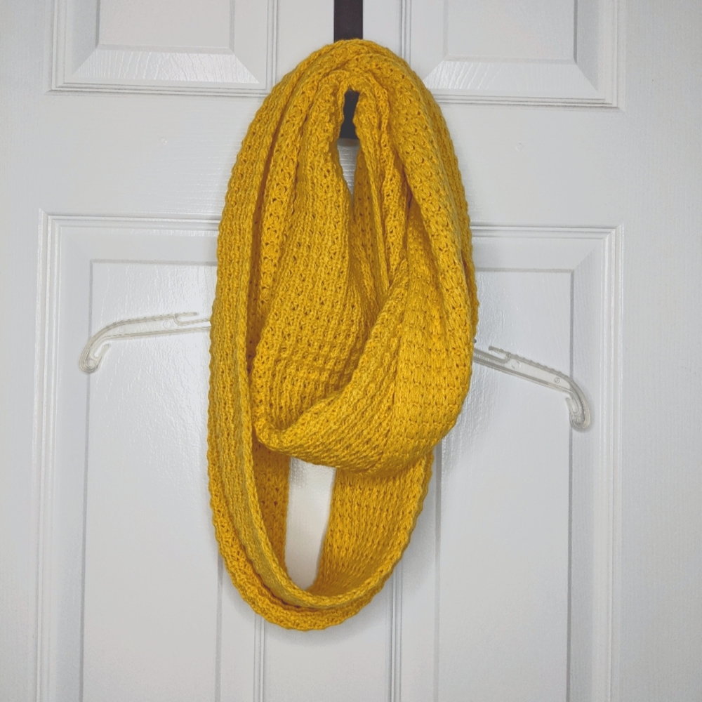 ⭐BOGO SALE⭐ Golden yellow knit infinity scarf